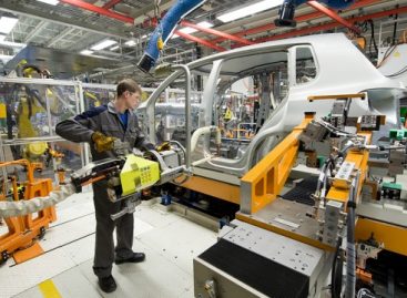 Volkswagen возобновил производство на заводах в России