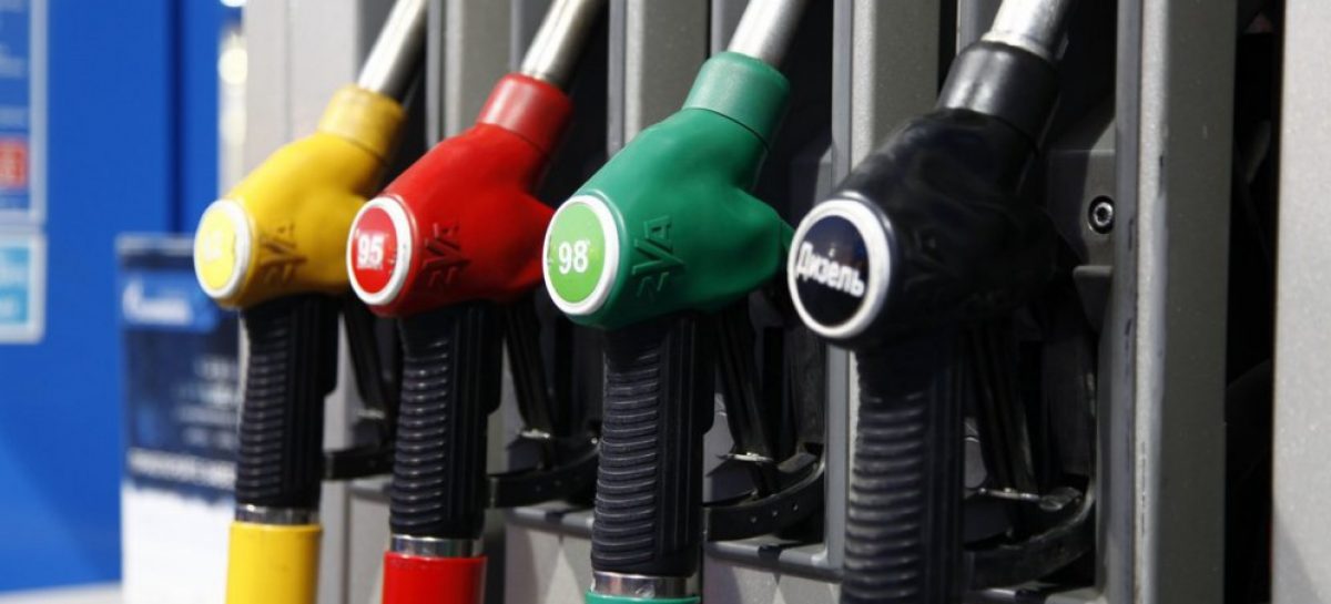 Вопреки договоренностям, нефтяники скрыто повышают цены на топливо