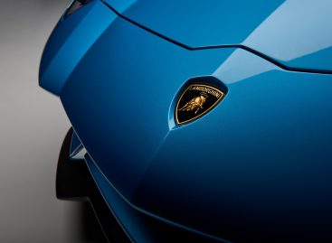 Lamborghini выпустила юбилейный Aventador и Huracan