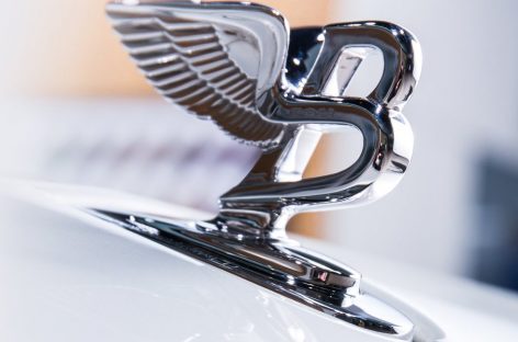 Гибридный Bentley Bentayga V8 дебютирует в Женеве