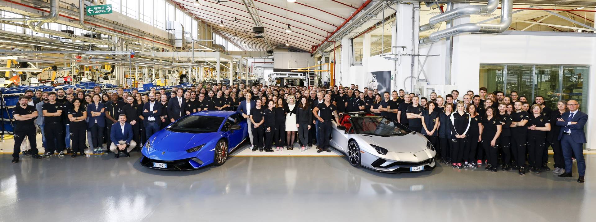 Lamborghini выпустила юбилейный Aventador и Huracan