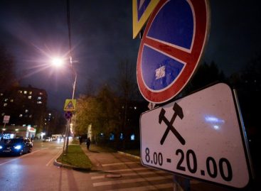 В Москве разрешат парковаться под запрещающими знаками в ночное время