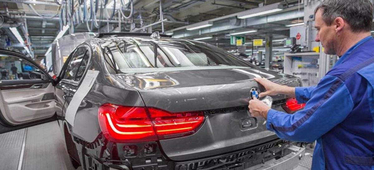 BMW планирует построить завод в России