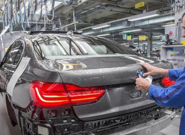 BMW планирует построить завод в России