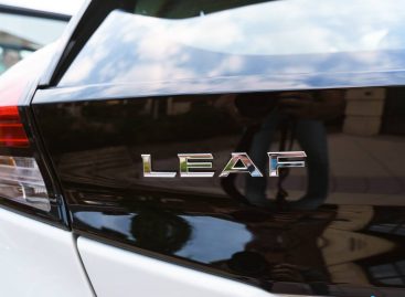 Предзаказы электрокара Nissan Leaf достигли отметки в 10 000 экземпляров