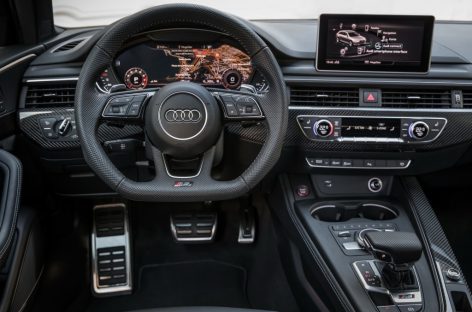 Audi опубликовал фото «заряженного» универсала RS4 Avant.