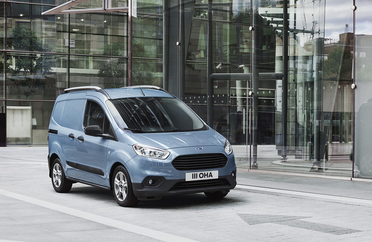 ford transit courier 2017