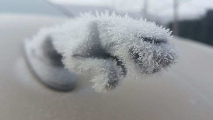 мороз и автомобиль