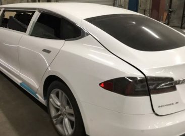 Единственный лимузин Tesla Model S выставили на продажу