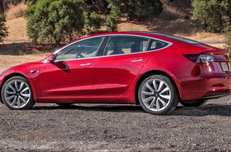 Компания Tesla продемонстрировала работу автопилота нового поколения