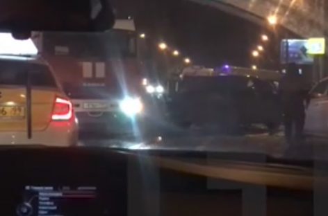 Два водителя и пассажир пострадали в ДТП в Москве
