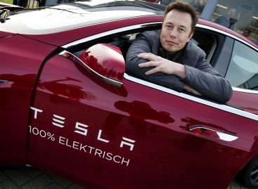 Илон Маск выкупил акции Tesla почти за 25 млн долларов