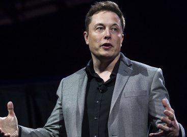 Илон Маск разрешил сотрудникам Tesla не выходить на работу из-за коронавируса