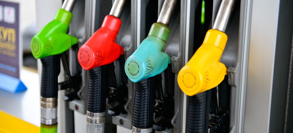 Перед прямой линией с президентом РФ АЗС сети «Красноярскнефтепродукт» снизили цены на топливо