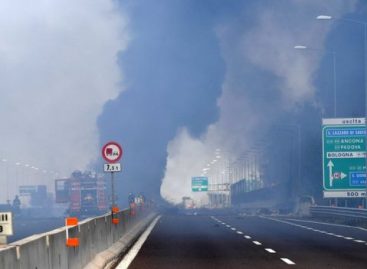 Взрыв бензовоза в Италии (Видео!)