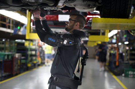 Сотрудники Ford на 15 заводах компании по всему миру получили экзоскелеты, значительно снижающие физическую нагрузку