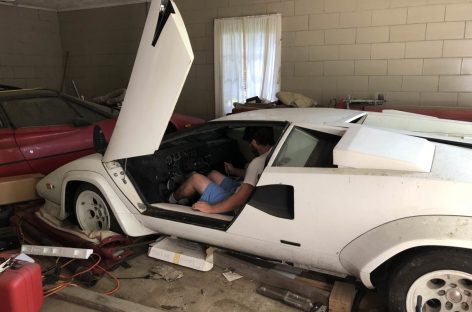 Нашел в гараже у бабушки Lamborghini
