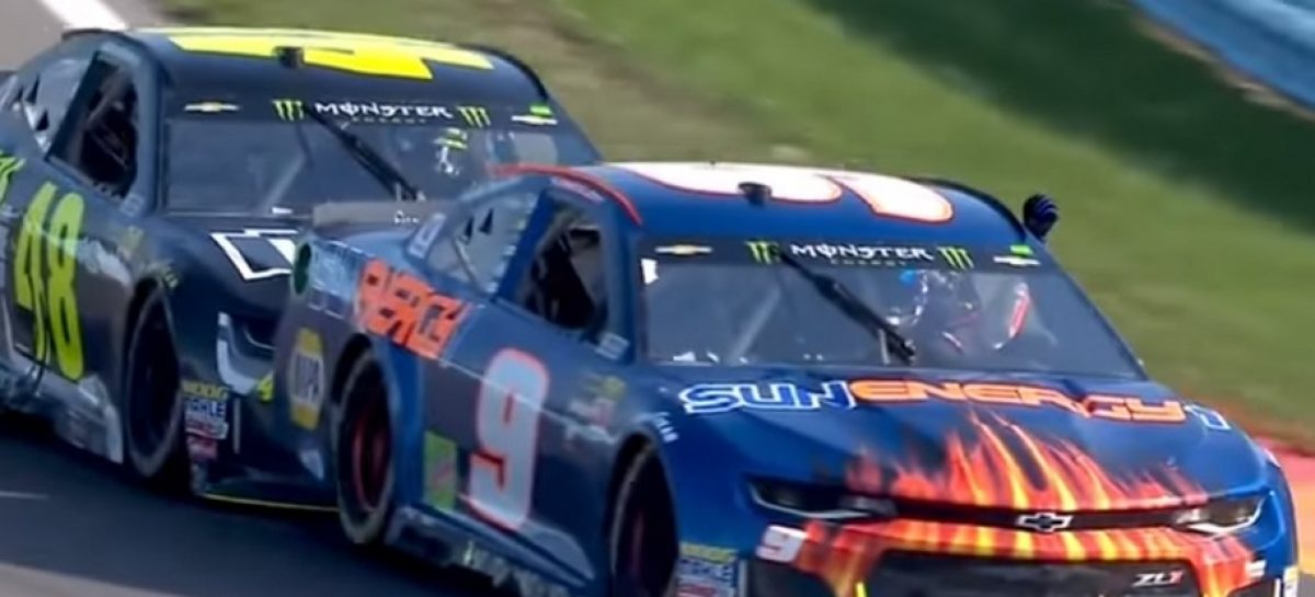 Посмотрите, что делают гонщики NASCAR, когда у машин кончается топливо