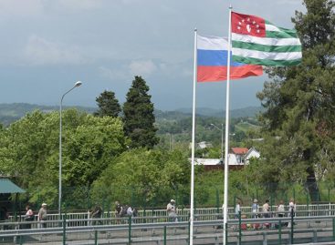 В Абхазии начали обирать российских водителей