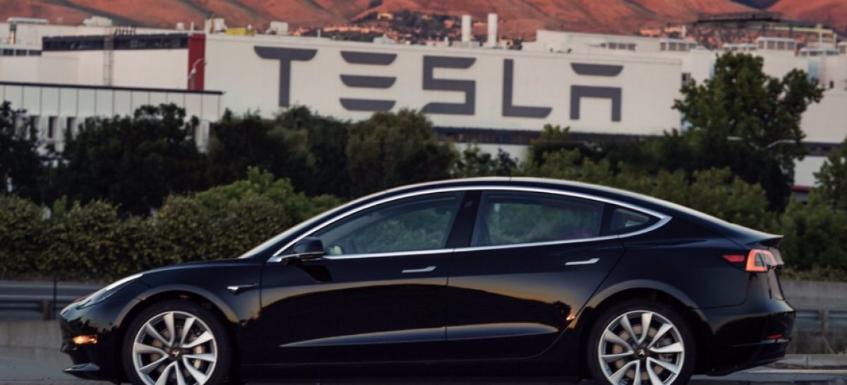 Tesla сократит число доступных цветов для электромобилей