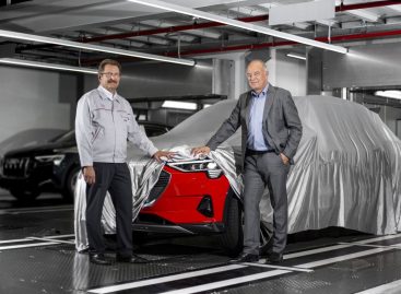 Электрический кроссовер Audi e-tron встал на конвейер в Брюсселе