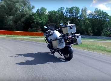 BMW построила беспилотный мотоцикл