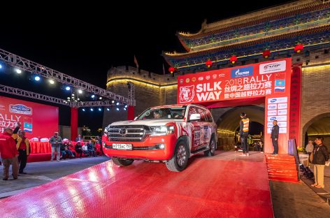 Лю Кунь и Андрей Каргинов становятся победителями китайского этапа ралли-рейда Шелковый путь-2018