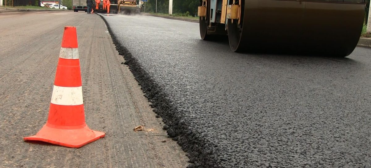 В Госдуме предложили запретить ремонтировать дороги днем