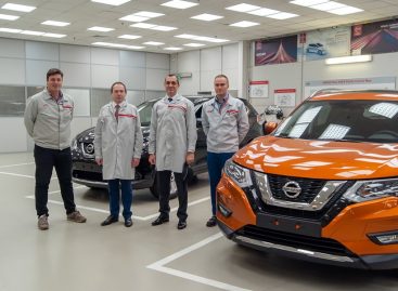 Завод Nissan в Санкт-Петербурге посетил министр ЕЭК