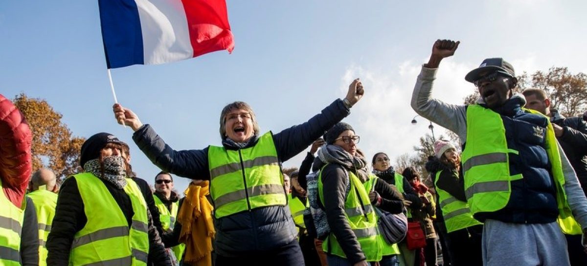 Во Франции перекрыты трассы в знак протеста против дорогого бензина