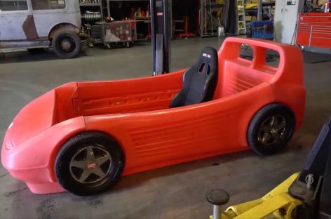 Кен Блок детскую кровать в форме Ferrari Testarossa превратил в настоящий автомобиль