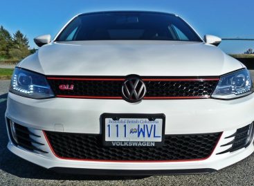 Volkswagen Jetta GLI будет представлен на автосалоне в Чикаго