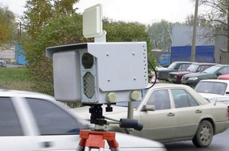Подборка эпичных видеороликов о борьбе с камерами фотофиксации на дороге