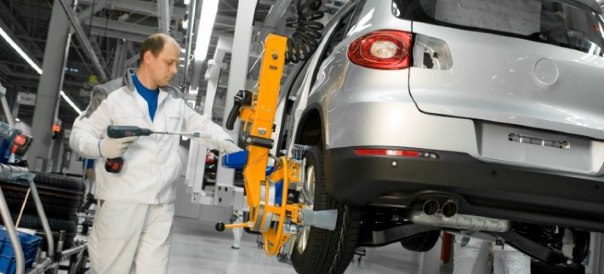 Volkswagen приостановит сборку автомобилей в Калуге
