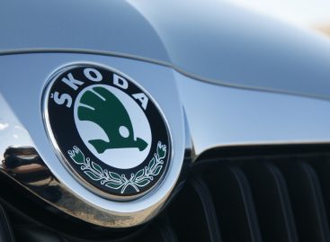 Škoda показала первые эскизы интерьера новой Octavia