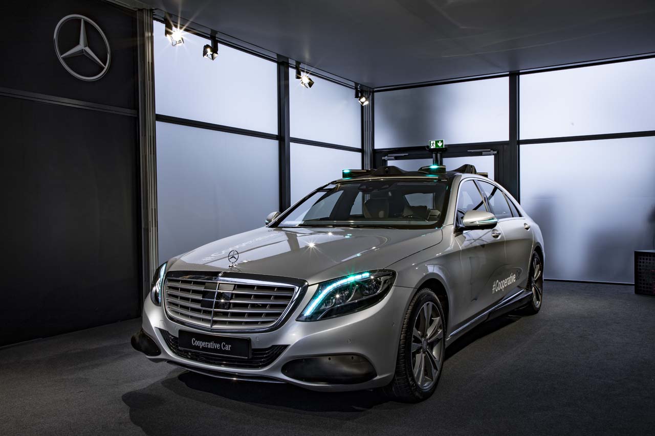 Mercedes-Benz FutureInsight