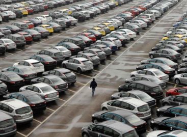 Китайский автомобильный рынок снижается седьмой месяц подряд