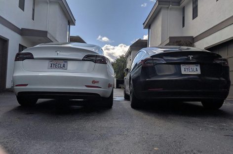 В Калифорнии водителя Tesla попросили заменить номер «XYECLA»