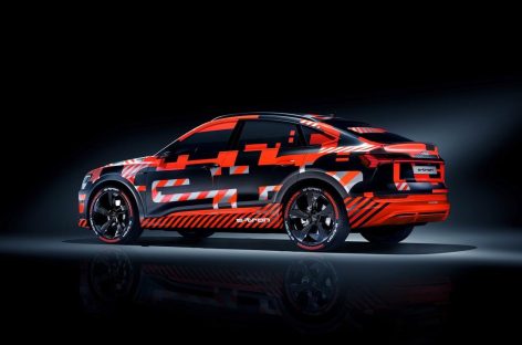 Audi показала в Женеве закамуфлированный электрокар E-tron Sportback