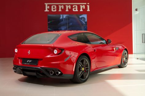 Ferrari отзывает более 2700 авто из-за неисправных дверей