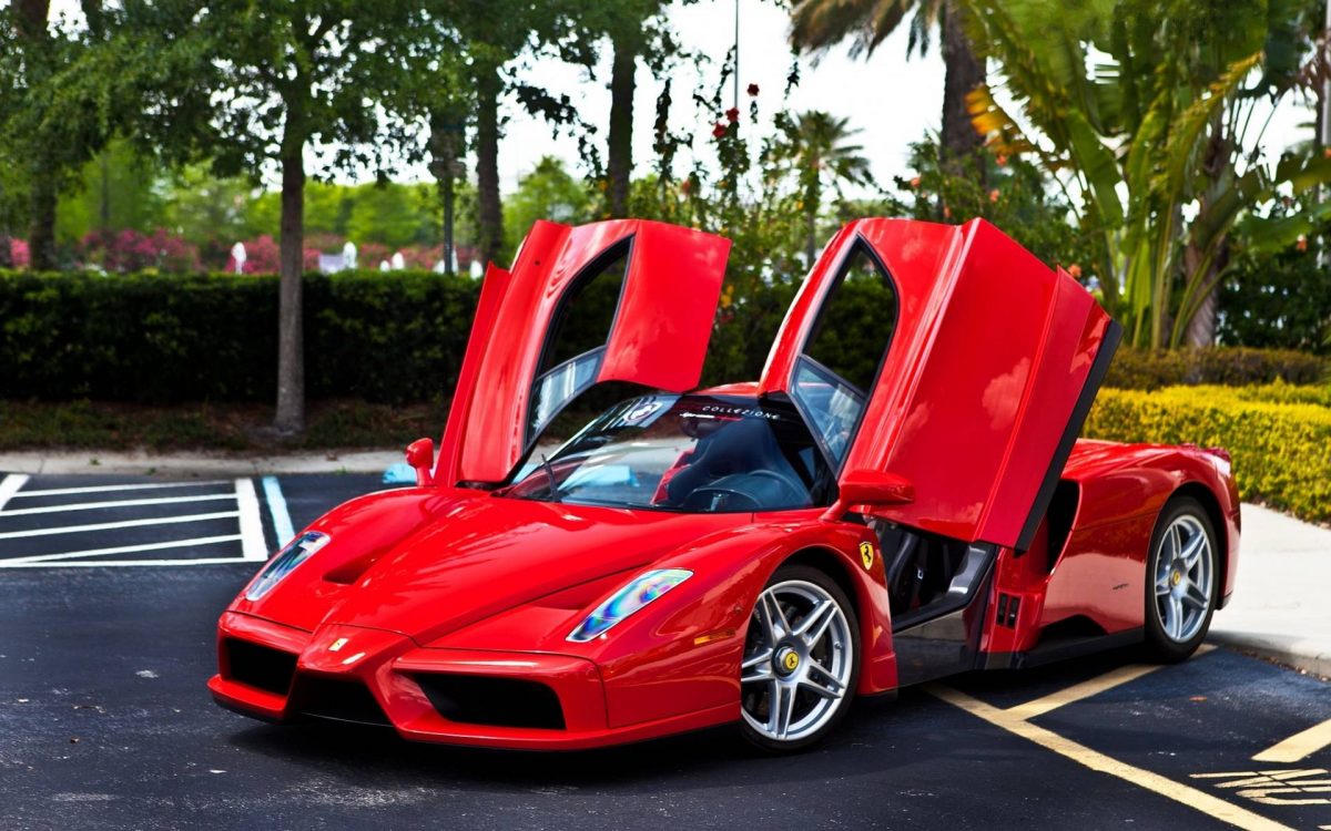 Ferrari двери вверх фото