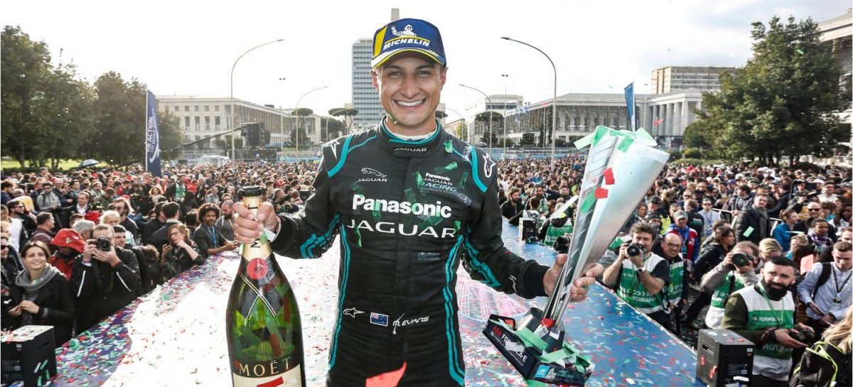 Гонщик Panasonic Jaguar Racing Митч Эванс стал победителем гонки Formula E в Риме