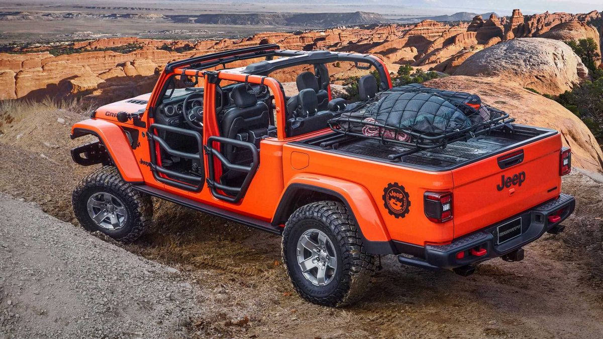 Jeep подготовил шесть шоу-каров на тему возрожденного пикапа Jeep Gladiator, построен...