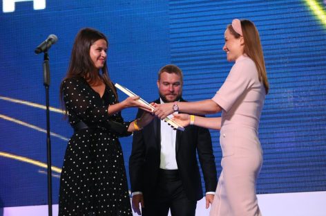 Победа Mercedes-Maybach S-Класса и родстера Mercedes-AMGGT на премии «Автомобиль года в России –2019»