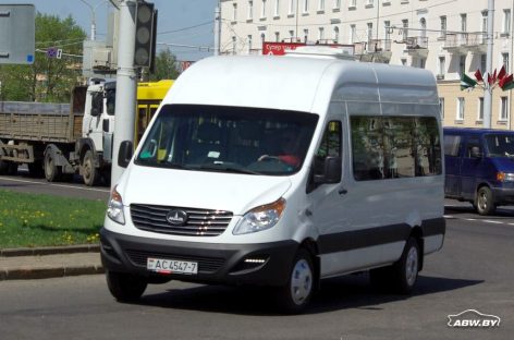 МАЗ назвал цены на микроавтобус МАЗ-281040 и фургон МАЗ-365022. Конкуренты в панике?