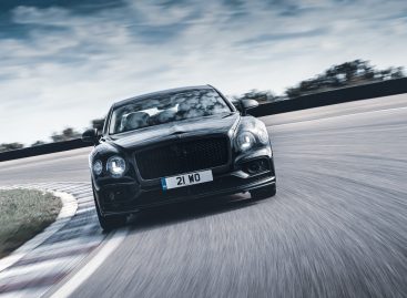 Bentley Motors презентует новый роскошный седан Flying Spur