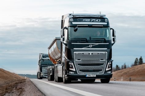 Серийные грузовики Volvo обзавелись системой предупреждения о столкновении