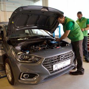 Завод Hyundai передал два новых автомобиля техникуму "Автосервис"