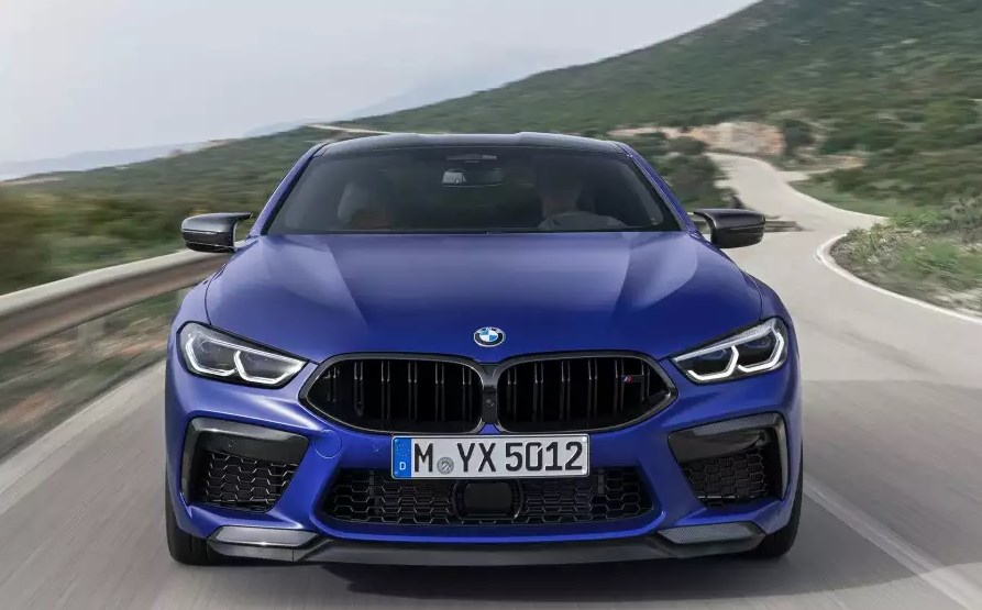 BMW M8 2020 года