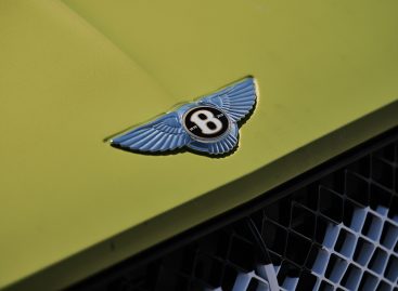Continental GT попытается установить новый рекорд для серийных автомобилей на трассе Пайкс-Пик 30 июня